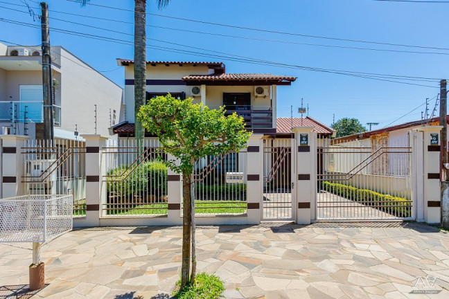 Casa com 4 Quartos à Venda, 210 m² em Niterói - Canoas