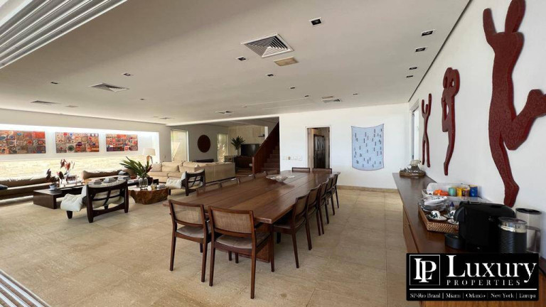 Imagem Casa com 6 Quartos à Venda, em Baleia - São Sebastião Imagem Casa com 6 Quartos à Venda, em Baleia - São Sebastião