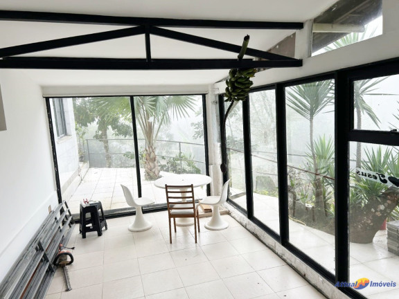 Imagem Casa com 3 Quartos à Venda, 252 m² em Soberbo - Teresópolis