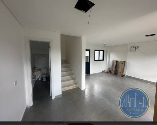 Imagem Casa com 3 Quartos à Venda, 101 m² em Lindóia - Curitiba