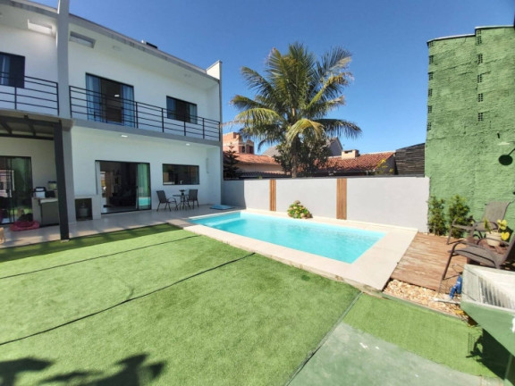 Imagem Sobrado com 3 Quartos à Venda, 129 m² em Itacolomi - Piçarras