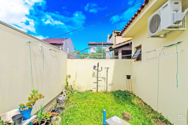 Imagem Casa com 2 Quartos à Venda, 64 m² em Hípica - Porto Alegre