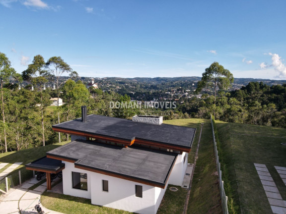 Imagem Casa com 3 Quartos à Venda, 148 m² em Região De Capivari - Campos Do Jordão