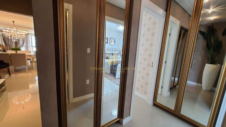 Imagem Apartamento com 3 Quartos à Venda, 130 m² em Centro - Balneário Camboriú Imagem Apartamento com 3 Quartos à Venda, 130 m² em Centro - Balneário Camboriú