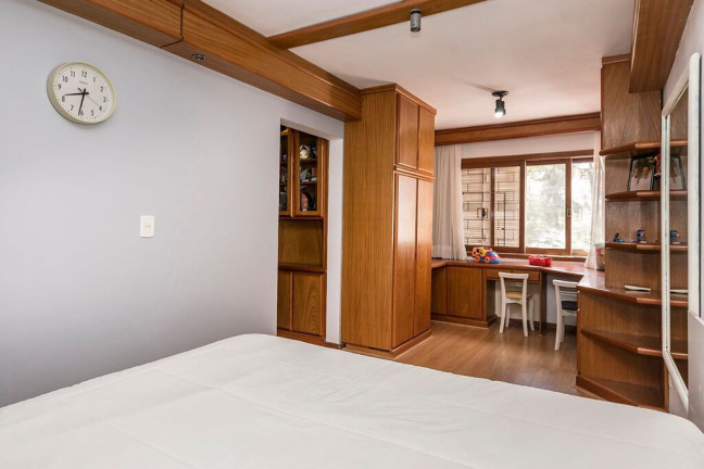 Imagem Casa com 5 Quartos à Venda, 381 m² em Jardim Lindóia - Porto Alegre