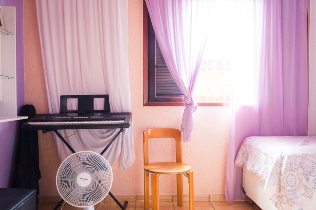Imagem Casa com 2 Quartos à Venda, 130 m² em Taboão - Diadema