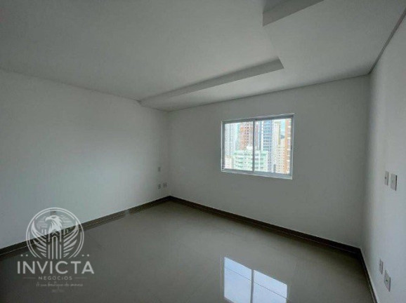 Imagem Cobertura com 4 Quartos à Venda, 242 m² em Centro - Balneário Camboriú