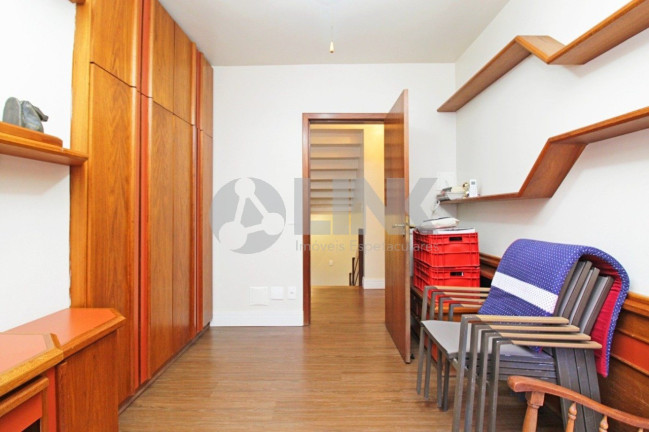 Imagem Casa com 3 Quartos à Venda, 334 m² em Chácara Das Pedras - Porto Alegre