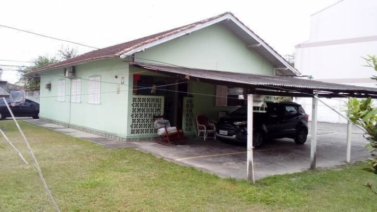 Casa à Venda, 832 m² em Praia Comprida - São José