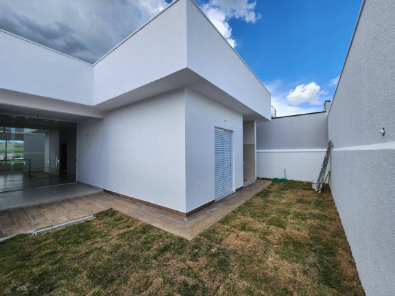 Imagem Casa com 3 Quartos à Venda, 250 m² em Vale Dos Cristais - Taubaté