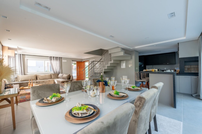 Imagem Casa de Condomínio com 3 Quartos à Venda, 300 m² em Ipanema - Porto Alegre