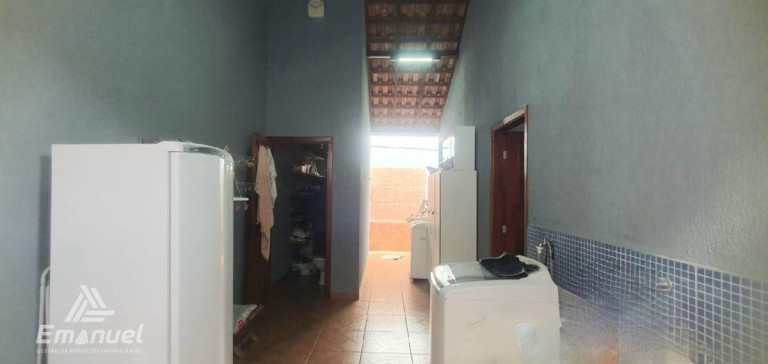 Imagem Casa com 2 Quartos à Venda, 144 m² em Monte Castelo - Campo Grande