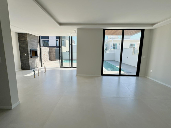 Imagem Casa de Condomínio com 4 Quartos à Venda, 360 m² em Santa Regina - Camboriú