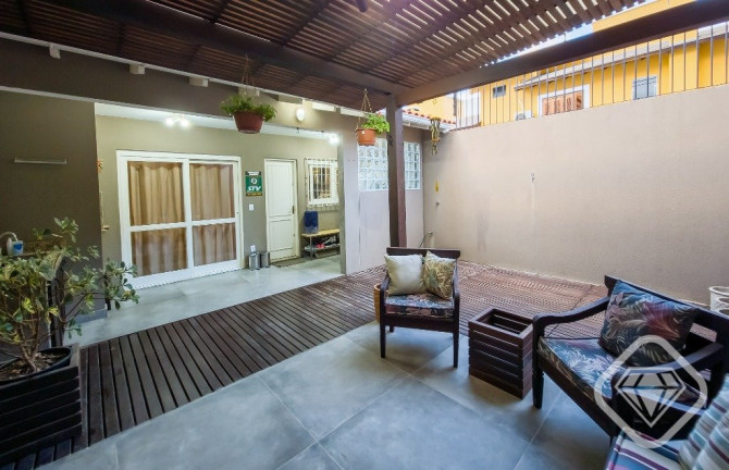 Imagem Casa com 3 Quartos à Venda, 159 m² em Tristeza - Porto Alegre Imagem Casa com 3 Quartos à Venda, 159 m² em Tristeza - Porto Alegre