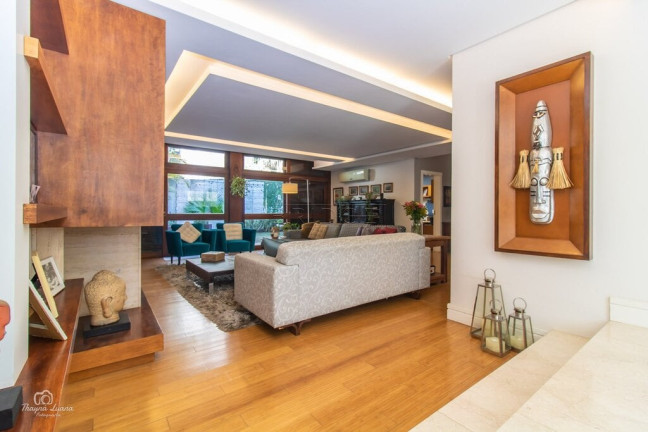Imagem Casa com 6 Quartos à Venda, 570 m² em Três Figueiras - Porto Alegre Imagem Casa com 6 Quartos à Venda, 570 m² em Três Figueiras - Porto Alegre