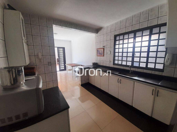 Imagem Sobrado com 3 Quartos à Venda, 270 m² em Jardim América - Goiânia