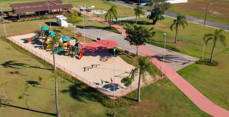 Imagem Casa com 4 Quartos à Venda,  em Santa Regina - Camboriú