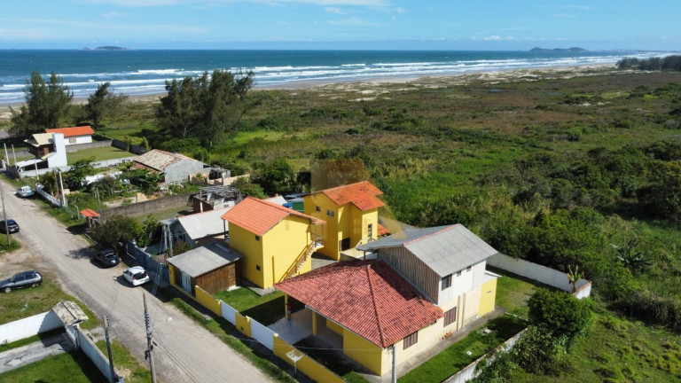 Edifício Residencial à Venda,  em Vila Nova - Imbituba