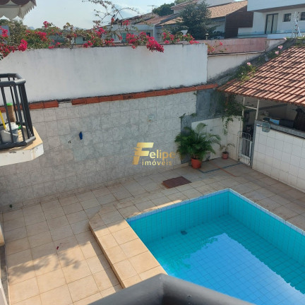 Casa com 4 Quartos à Venda, 335 m² em Mata Da Praia - Vitória