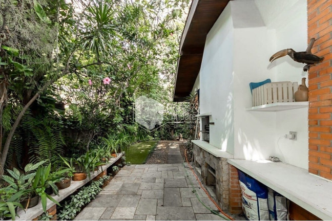 Imagem Casa com 4 Quartos à Venda, 490 m² em Cidade Jardim - São Paulo Imagem Casa com 4 Quartos à Venda, 490 m² em Cidade Jardim - São Paulo