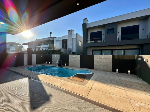 Imagem Casa de Condomínio com 4 Quartos à Venda, 270 m² em Centro - Xangri-lá Imagem Casa de Condomínio com 4 Quartos à Venda, 270 m² em Centro - Xangri-lá