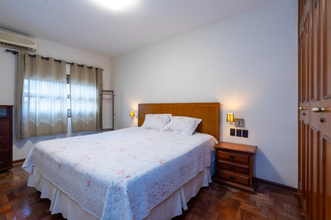 Imagem Casa com 4 Quartos à Venda, 375 m² em Moema - São Paulo