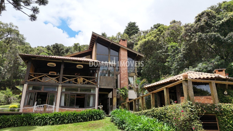 Imagem Casa com 3 Quartos à Venda, 597 m² em Região Da Pedra Do Fogo - Campos Do Jordão Imagem Casa com 3 Quartos à Venda, 597 m² em Região Da Pedra Do Fogo - Campos Do Jordão