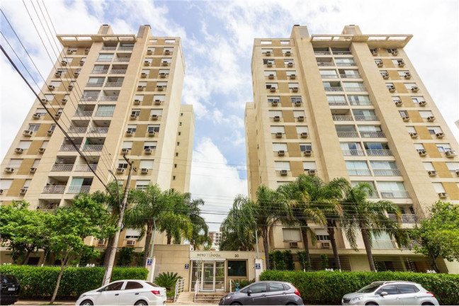 Apartamento com 2 Quartos à Venda, 74 m² em Jardim Lindóia - Porto Alegre