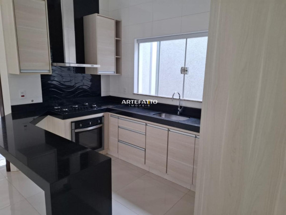 Imagem Casa com 3 Quartos à Venda, 200 m²