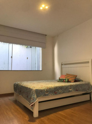 Imagem Casa com 4 Quartos à Venda, 180 m² em Albuquerque - Teresópolis