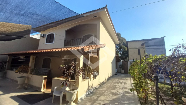 Casa com 4 Quartos à Venda, 220 m² em Guaratiba - Rio De Janeiro