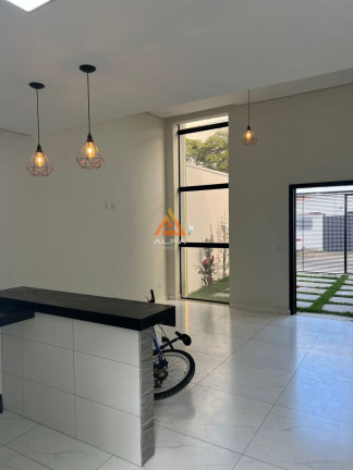 Imagem Casa com 3 Quartos à Venda, 100 m²