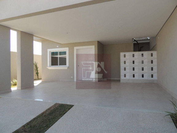 Casa com 3 Quartos à Venda, 256 m² em Village Mantiqueira - Guaratinguetá