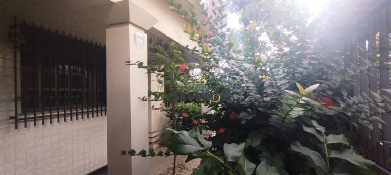 Imagem Casa com 3 Quartos à Venda, 270 m² em Centro - São Gonçalo Imagem Casa com 3 Quartos à Venda, 270 m² em Centro - São Gonçalo