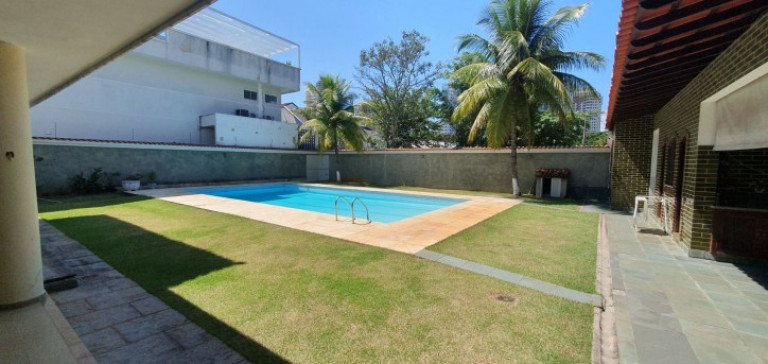 Casa com 6 Quartos para Alugar, 969 m² em Barra Da Tijuca - Rio De Janeiro