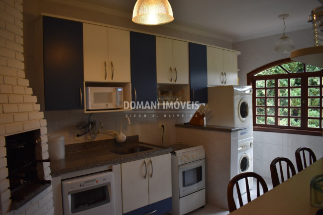 Imagem Imóvel com 4 Quartos à Venda, 178 m² em Região De Capivari - Campos Do Jordão Imagem Imóvel com 4 Quartos à Venda, 178 m² em Região De Capivari - Campos Do Jordão