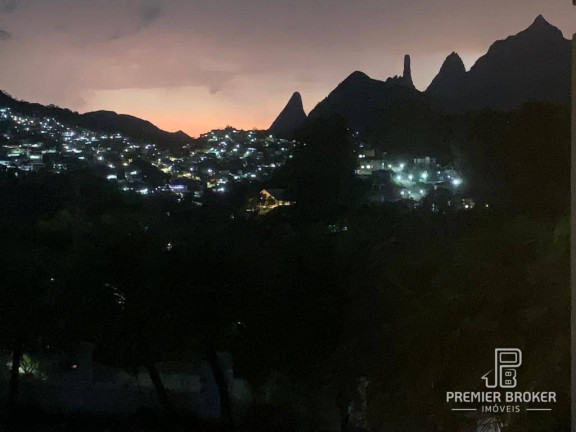 Imagem Casa com 4 Quartos à Venda, 600 m² em Tijuca - Teresópolis