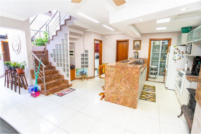 Imagem Casa com 4 Quartos à Venda, 400 m² em Jardim Planalto - Porto Alegre