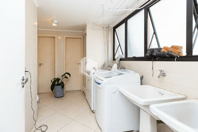 Imagem Apartamento com 4 Quartos à Venda, 200 m² em Moema - São Paulo Imagem Apartamento com 4 Quartos à Venda, 200 m² em Moema - São Paulo