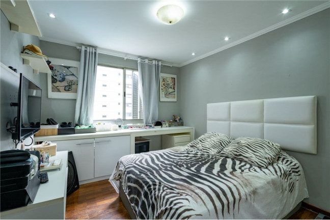 Imagem Apartamento com 3 Quartos à Venda, 130 m² em Itaim Bibi - São Paulo Imagem Apartamento com 3 Quartos à Venda, 130 m² em Itaim Bibi - São Paulo