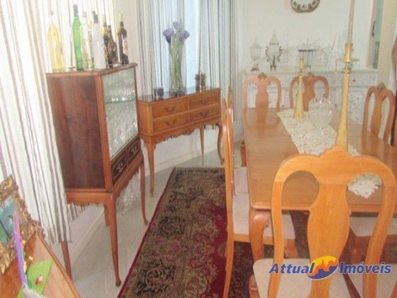 Imagem Casa com 3 Quartos à Venda, 267 m² em Vargem Grande - Teresópolis