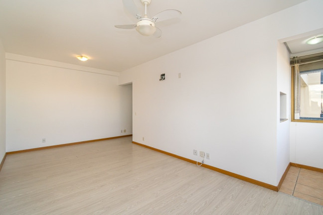 Imagem Imóvel com 2 Quartos à Venda,  em Petrópolis - Porto Alegre