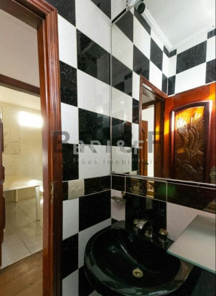 Imagem Sobrado com 3 Quartos à Venda, 256 m² em Moema - São Paulo