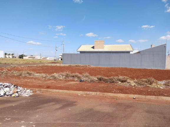 Terreno à Venda, 395 m² em Jardim Interlagos I - Arapongas