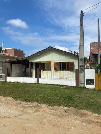 Imóvel com 2 Quartos à Venda,  em Ambrósio - Garopaba