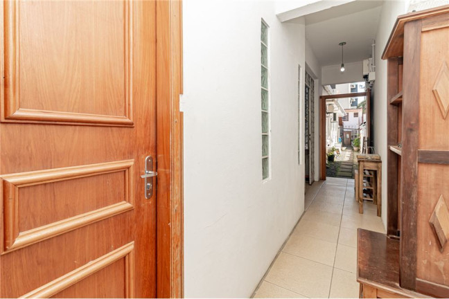 Imagem Casa com 3 Quartos à Venda, em Petrópolis - Porto Alegre Imagem Casa com 3 Quartos à Venda, em Petrópolis - Porto Alegre