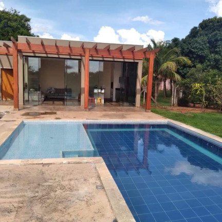 Chácara com 3 Quartos à Venda,  em Chácara Flora - Lins