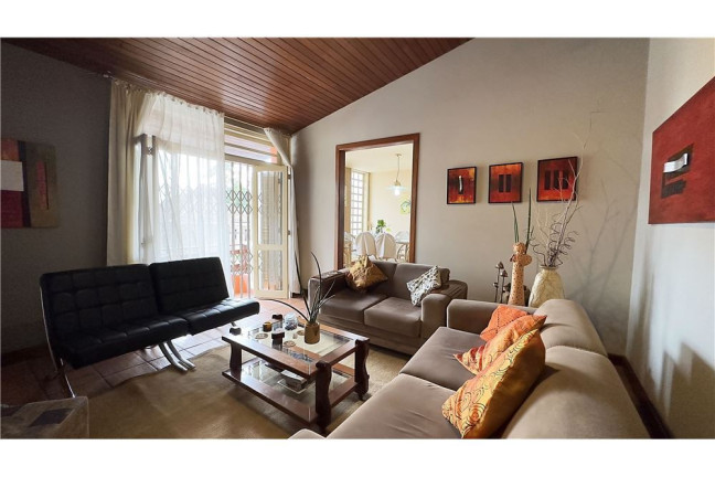 Imagem Casa com 3 Quartos à Venda, em Passo Da Areia - Porto Alegre Imagem Casa com 3 Quartos à Venda, em Passo Da Areia - Porto Alegre
