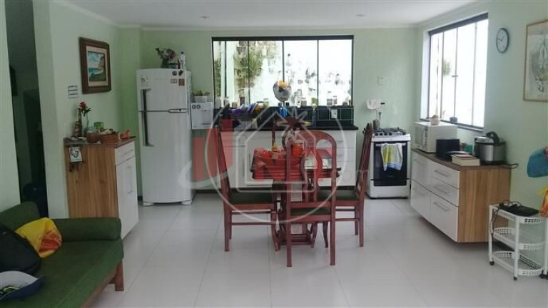 Imagem Casa com 3 Quartos à Venda, 320 m² em Pendotiba - Niterói Imagem Casa com 3 Quartos à Venda, 320 m² em Pendotiba - Niterói