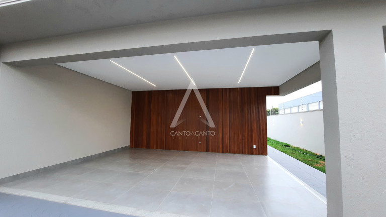 Imagem Casa com 3 Quartos à Venda, 342 m² em Setor Comercial - Sinop